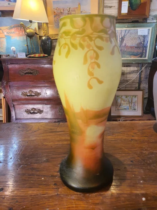 Vase pâte de verre décor lacustre J Michel.