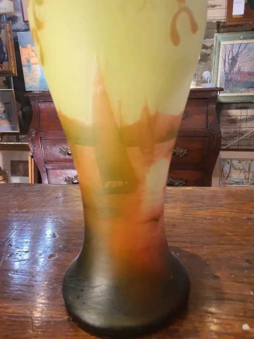 Vase pâte de verre décor lacustre J Michel.