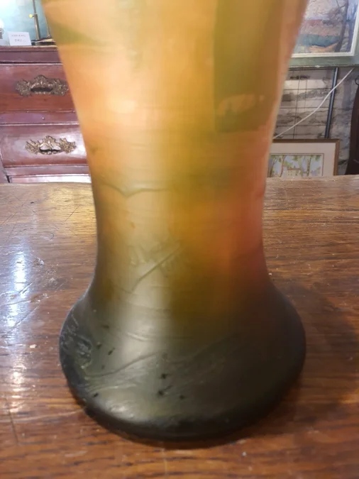 Vase pâte de verre décor lacustre J Michel.