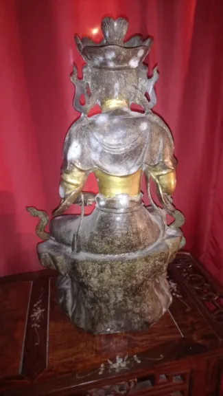 Bouddha bronze doré.