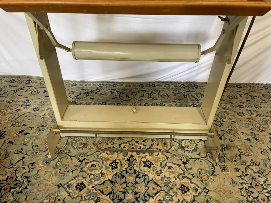 TABLE A DESSINS INDUSTRIEL