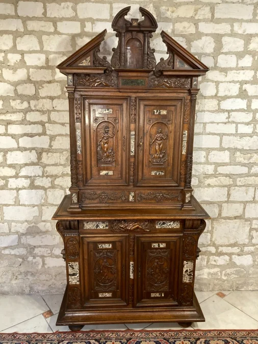 BUFFET IM RENAISSANCE-STIL