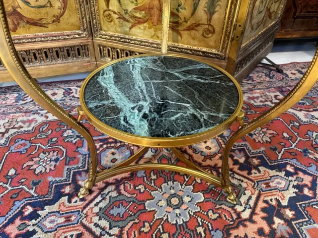 TABLE GUERIDON TRIPODE EN BRONZE DORE
