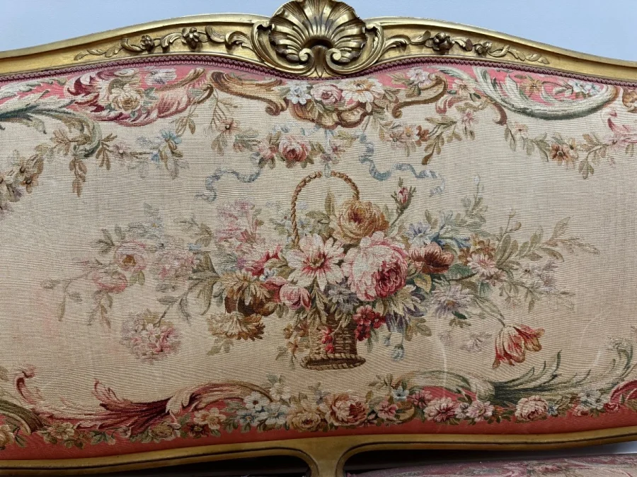 WOHNZIMMER-SUITE IM STIL LOUIS XV