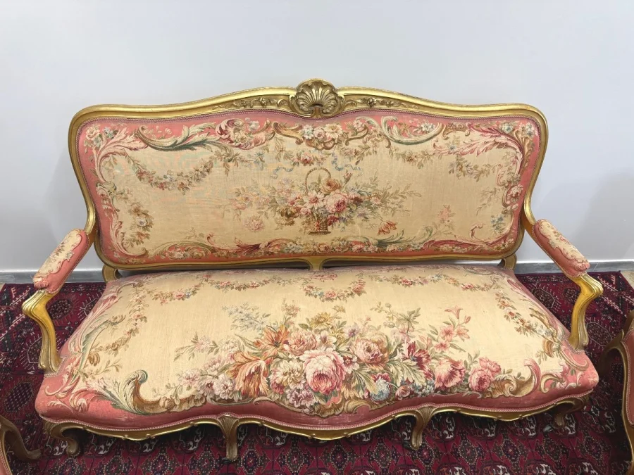 WOHNZIMMER-SUITE IM STIL LOUIS XV