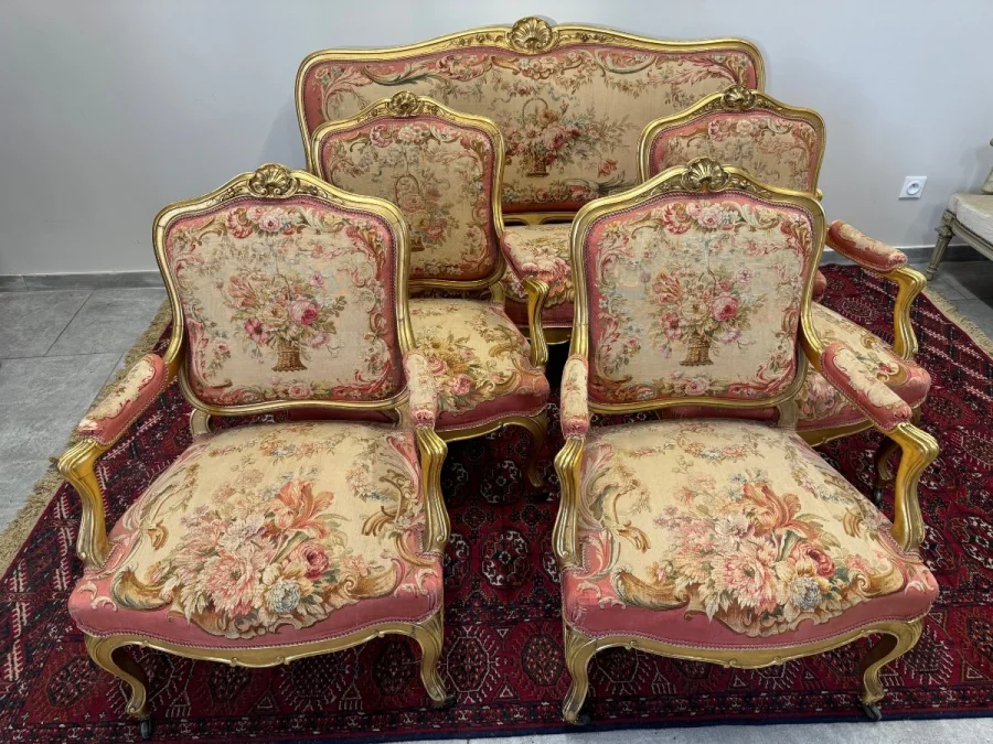 WOHNZIMMER-SUITE IM STIL LOUIS XV