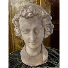 ESCULTURA DEL ÁNGEL SONRIENTE