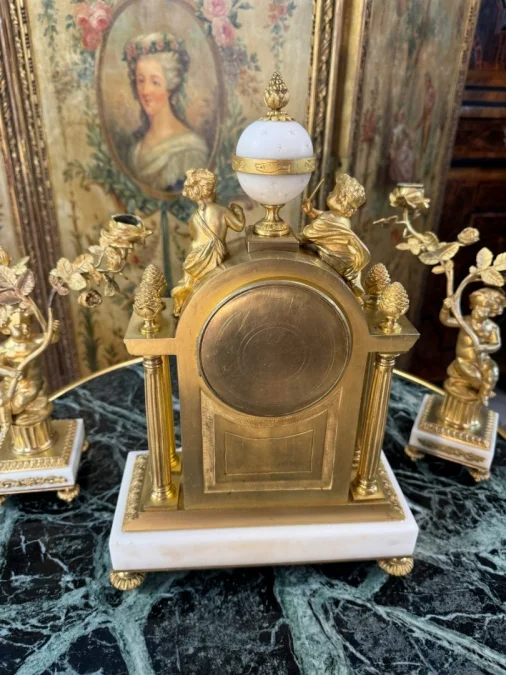 LOUIS XVI-STIJL GARNITURE GARNITURE