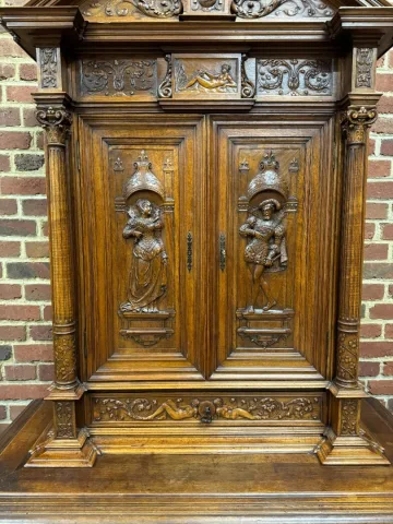 RENAISSANCE STYLE BUFFET