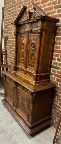 RENAISSANCE STYLE BUFFET