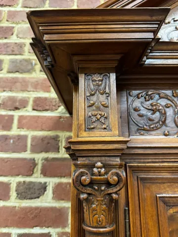 RENAISSANCE STYLE BUFFET