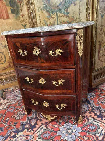 KOMMODE AUS DER LOUIS XV-ZEIT