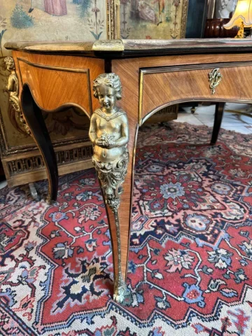 BUREAU PLAT DE STYLE LOUIS XV