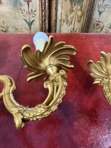 PAAR WANDLEUCHTEN IM LOUIS XV-STIL