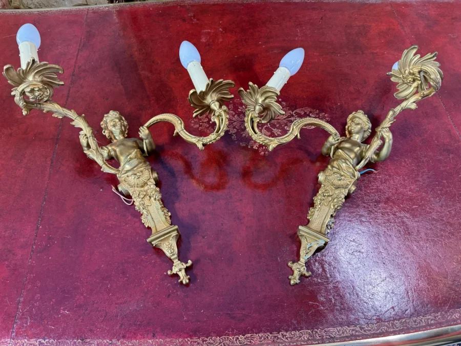 PAR DE APLIQUES ESTILO LOUIS XV