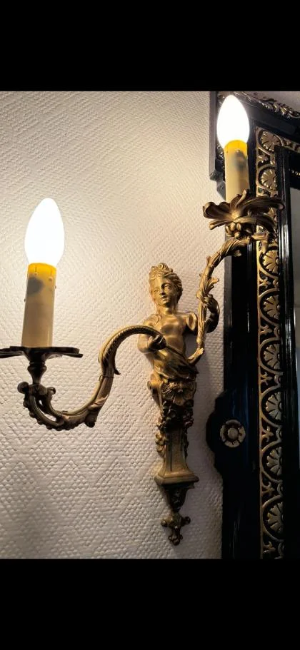 PAIR OF LOUIS XV STYLE WALL LIGHTS