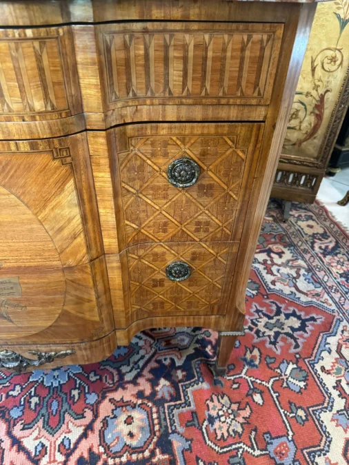 KOMMODE IM LOUIS XVI-STIL