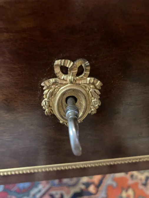 BUREAU PLAT TOUTES FACES DE STYLE LOUS XVI
