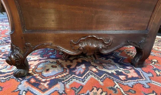 COMMODE TOMBEAU DITE DE PORT, 18ème siècle