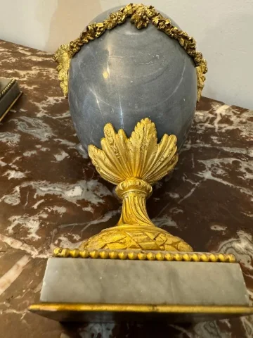 PAIRE DE CASSOLETTES TETES DE FAUNE STYLE LOUIS XVI