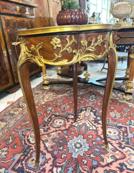 Petite Table de Toilettes Ou Rangement A Bijoux Art Nouveau