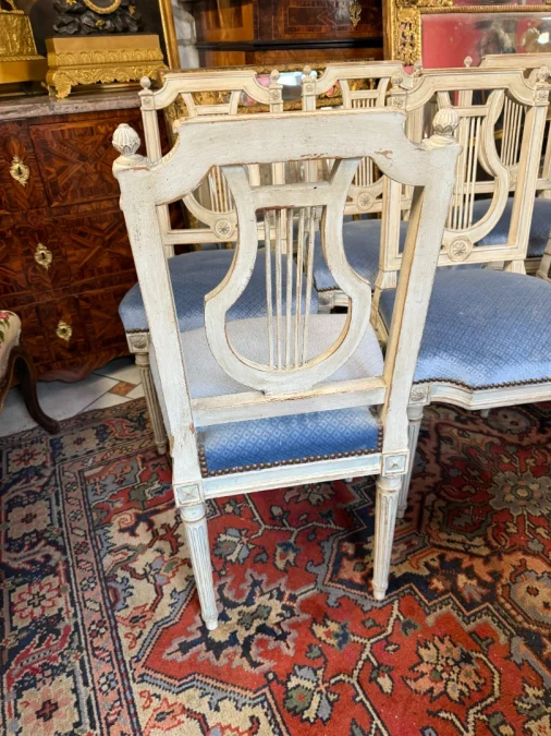STÜHLE IM LOUIS XVI-STIL