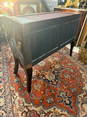 COMMODE EN LAQUE DE CHINE DE STYLE LOUIS XV