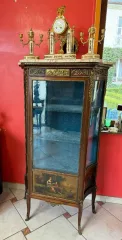 Vitrine aus der Napoleon-III-Periode