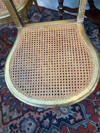 PAIRE DE CHAISES DOREES LOUIS XVI