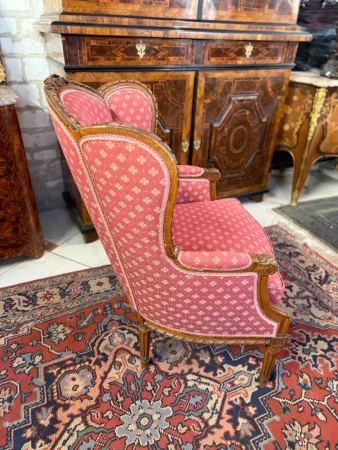 BERGERE A OREILLES DE STYLE LOUIS XVI