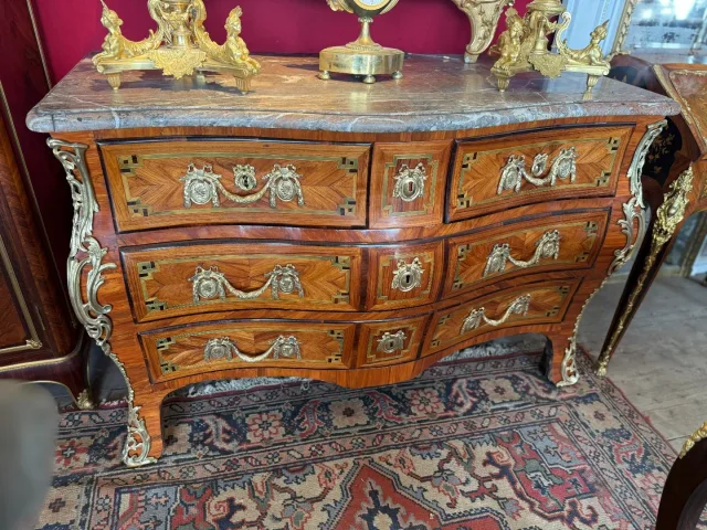 LOUIS XV-PERIODE COMMODE