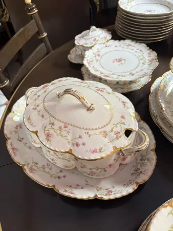 SERVICE DE TABLE HAVILAND FRANCE 74 PIECES