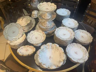 SERVIZIO DA TAVOLA IN PORCELLANA DI LIMOGES