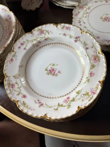 SERVICE DE TABLE HAVILAND FRANCE 74 PIECES