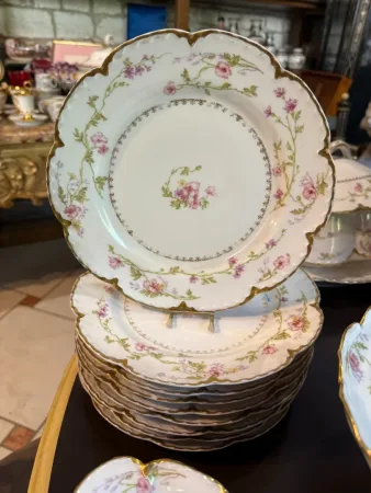 SERVICE DE TABLE HAVILAND FRANCE 74 PIECES