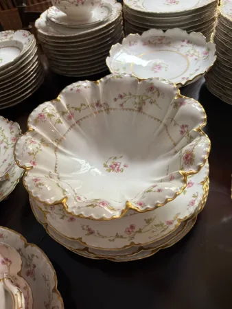 SERVICE DE TABLE HAVILAND FRANCE 74 PIECES