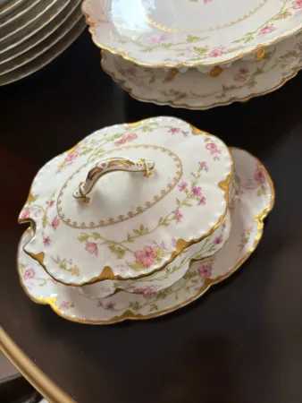 SERVICE DE TABLE HAVILAND FRANCE 74 PIECES