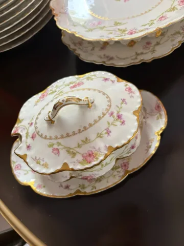 SERVICE DE TABLE HAVILAND FRANCE 74 PIECES