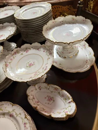 SERVICE DE TABLE HAVILAND FRANCE 74 PIECES