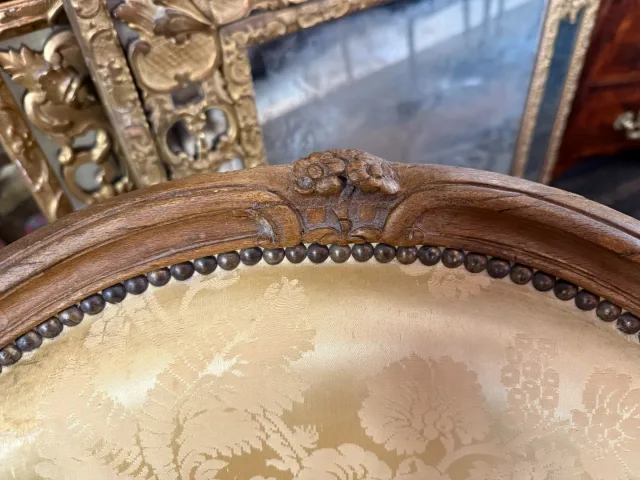 PAREJA DE SILLONES DE LA ÉPOCA LUIS XV