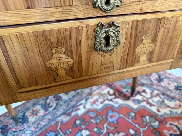 COIFFEUSE EN MARQUETERIE LOUIS XVI - 18ème