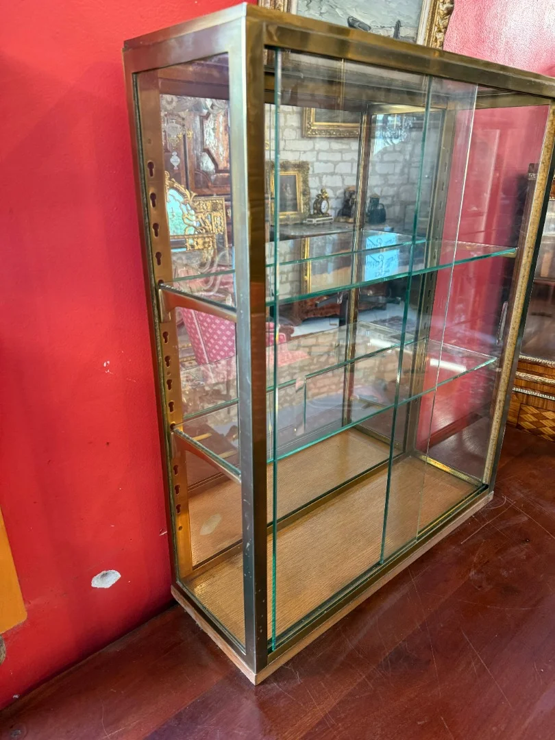 WALL DISPLAY CABINET