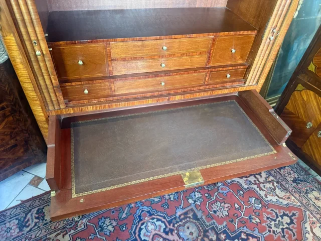 Schrijfcabinet in Louis XV Transitiestijl