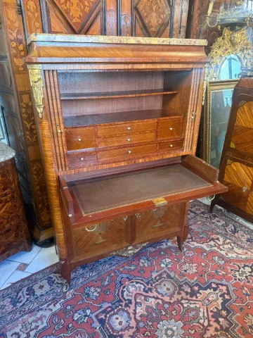 Schrijfcabinet in Louis XV Transitiestijl