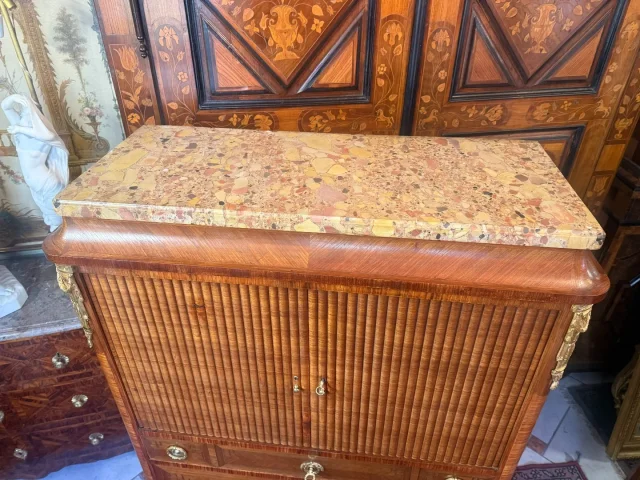 Schrijfcabinet in Louis XV Transitiestijl