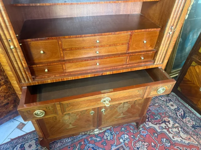 Schrijfcabinet in Louis XV Transitiestijl