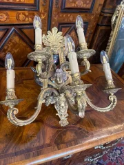 Aplique de bronce dorado de estilo Luis XVI