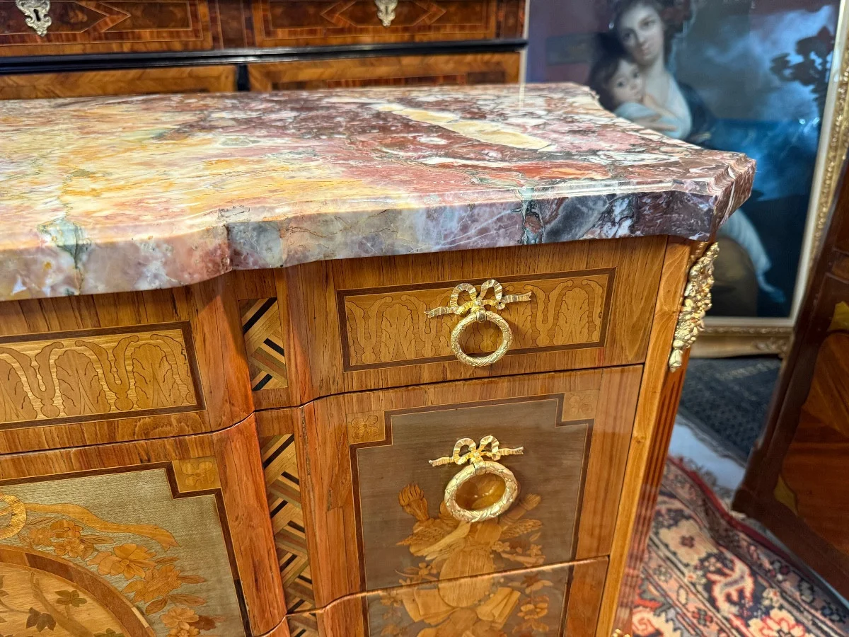 FRENCH TRANSITION STYLE CHEST OF DRAWERS