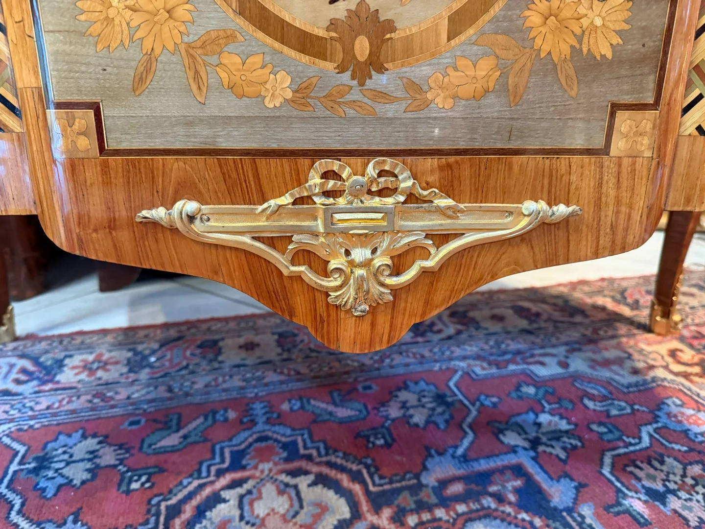 FRENCH TRANSITION STYLE CHEST OF DRAWERS