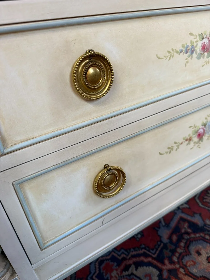 Commode in Louis XVI-stijl
